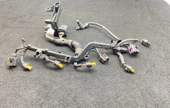 Audi A4 S4 B8 8K Fuel injector wires 06H971824A
