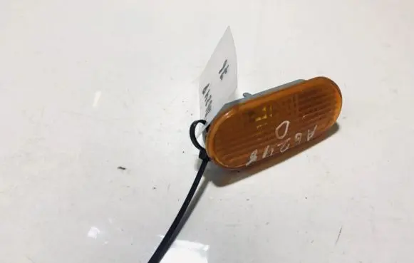 Volkswagen PASSAT B5 Front fender indicator light 3b0949117
