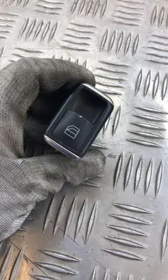 Mercedes-Benz E W212 Electric window control switch A2049058102