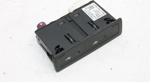 Mercedes-Benz A W177 USB socket connector A2478204002