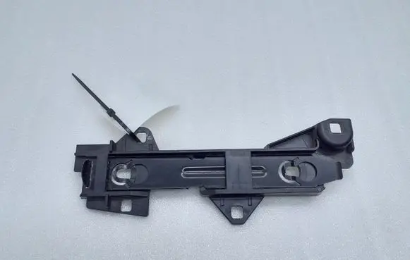 Land Rover Discovery 4 - LR4 Headlight/headlamp mounting bracket