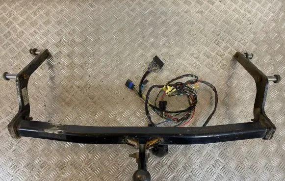 Dacia Sandero Tow bar set 