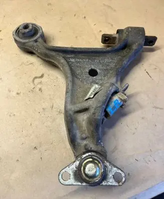 Volvo V70 Front lower control arm/wishbone 9492120 05200121