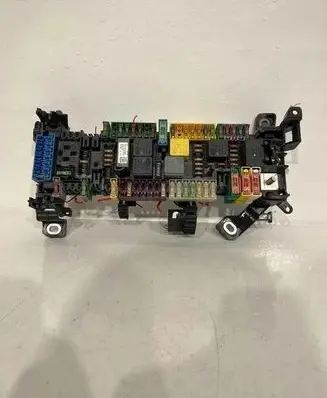 Mercedes-Benz CLA C117 X117 W117 Relay mounting block A2465400240OE
