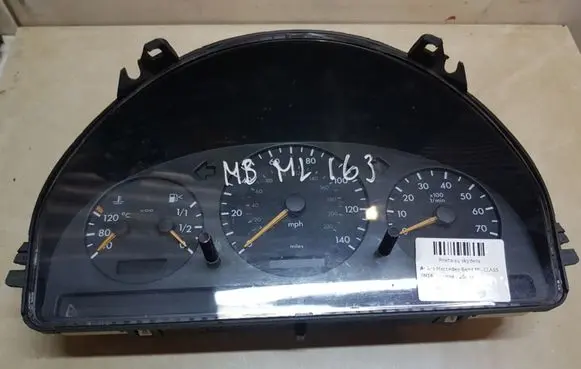 Mercedes-Benz ML W163 Speedometer (instrument cluster) A1635402247