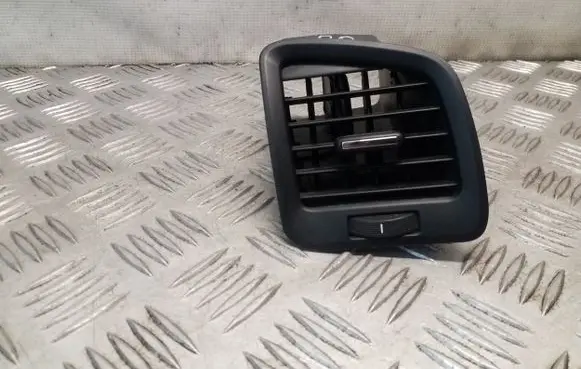 Dashboard side air vent grill/cover trim