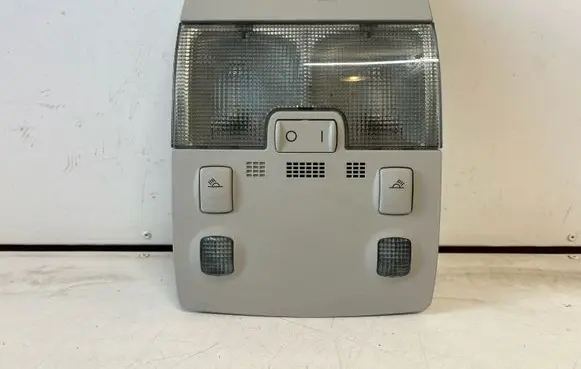 Audi A4 S4 B7 8E 8H Front seat light 8E0947565
