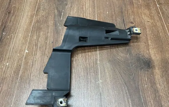 BMW 3 E46 Headlight/headlamp mounting bracket 58201R