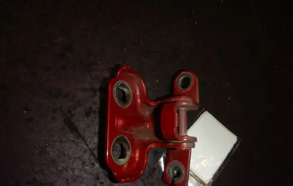 Chevrolet Aveo Front door lower hinge T3A047587