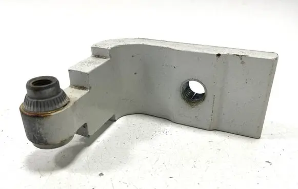 BMW 5 F10 F11 Rear door lower hinge ES037185636 7185636