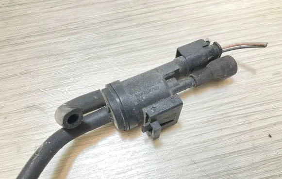 Mercedes-Benz Sprinter W906 Turbo solenoid valve A0025407097