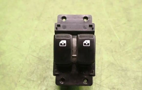 Hyundai i10 Quarter vent window switch 