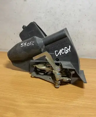 Mercedes-Benz E W210 Sliding door lock 2027330108 C1081