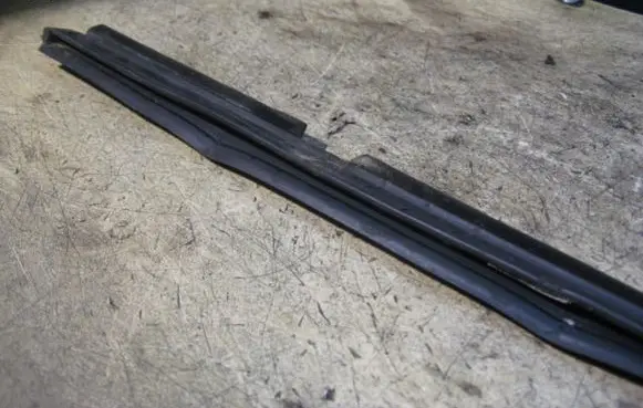 Seat Arosa Rubber seal front coupe door window 
