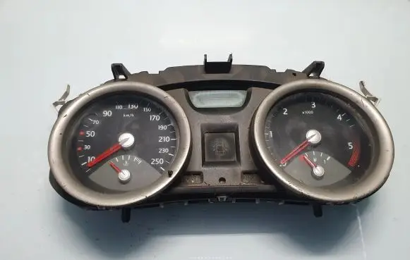 Renault Megane II Speedometer (instrument cluster) 8200399695 PBBB058012 2RPF10A855AE