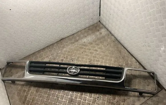 Toyota Hilux (N80, N90, N100, N110) Bonnet/hood grill 