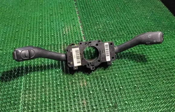 Volkswagen New Beetle Wiper turn signal indicator stalk/switch 4B0953503H