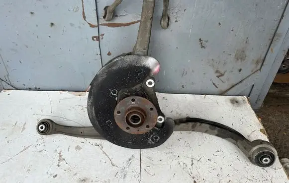 Audi A6 C7 Front wheel hub 4G0407241D 271117 11354615
