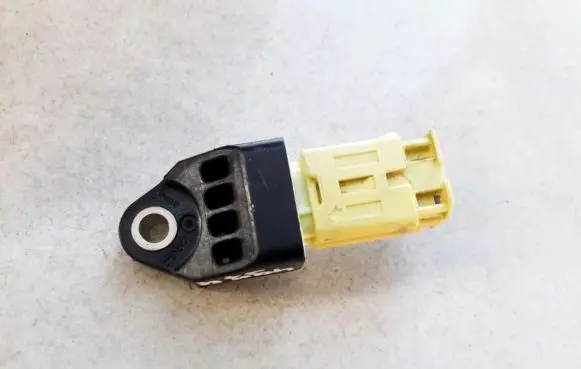 Toyota RAV 4 (XA30) Airbag deployment crash/impact sensor 8983133020 89831-33020