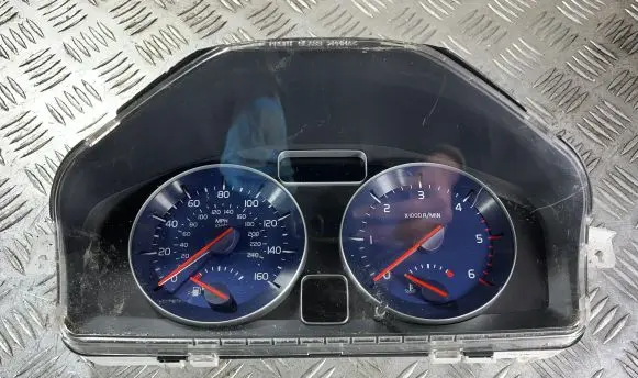 Volvo V50 Speedometer (instrument cluster) 30695998