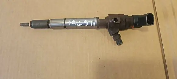 Volkswagen Golf VI Fuel injector 03L130277B A0262