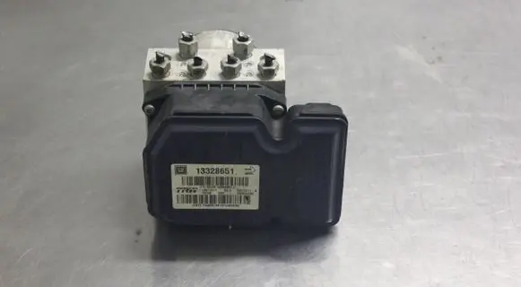 Opel Insignia A ABS Pump 13328651