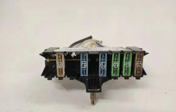 Peugeot 207 CC Fuse module 650293302