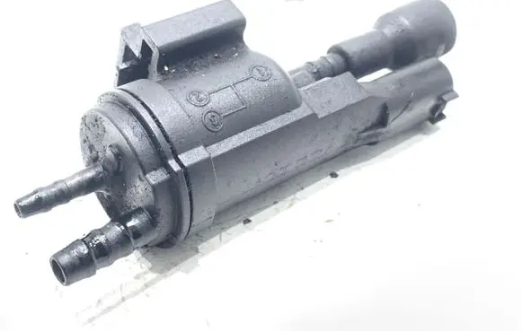 Mercedes-Benz ML W166 Fuel pressure regulator 