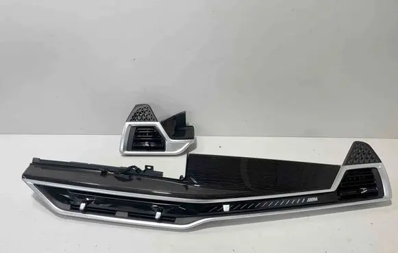 BMW X5 G05 Dashboard glove box trim 9634830 9634826