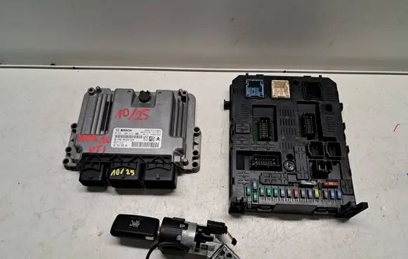 Peugeot 5008 Engine ECU kit and lock set 9675495080