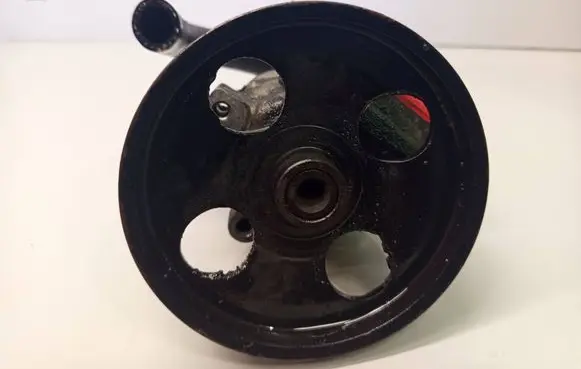 Volvo S40, V40 Power steering pump 26083376 8200071050