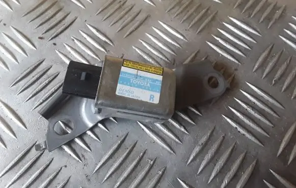 Lexus RX 330 - 350 - 400H Airbag deployment crash/impact sensor 8983348020 1879001730