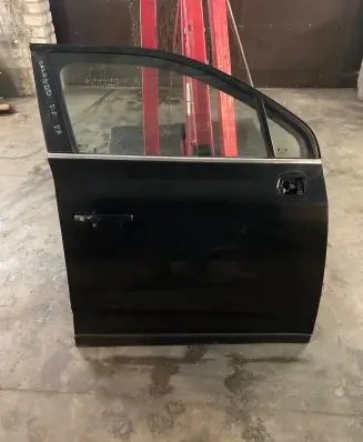 Chevrolet Orlando Front door