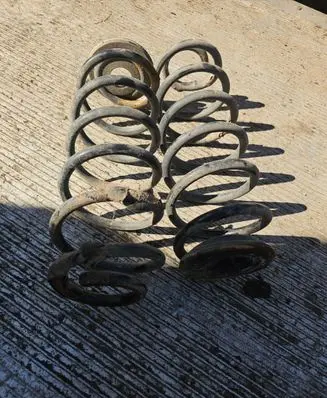 Volkswagen Golf V Rear coil spring