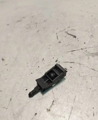 Volkswagen Polo Windshield washer spray nozzle 6E09559