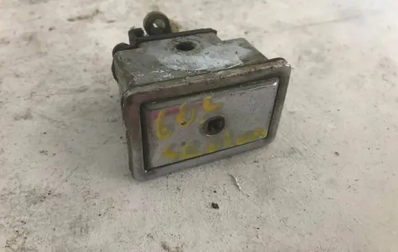 Peugeot 605 Glove box lock 