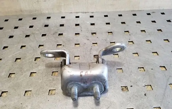 Toyota Avensis Verso Rear door upper hinge