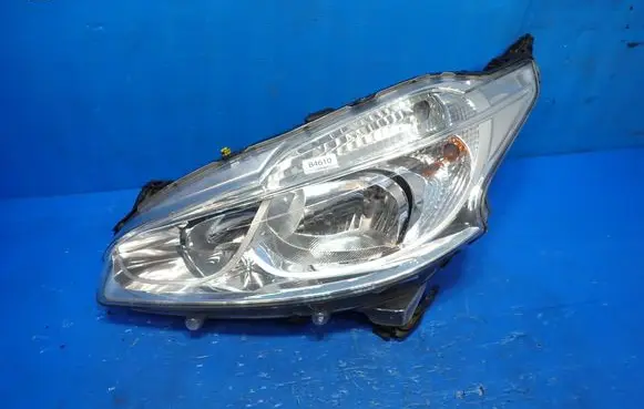 Peugeot 208 I Headlight/headlamp 9802221980 89905651