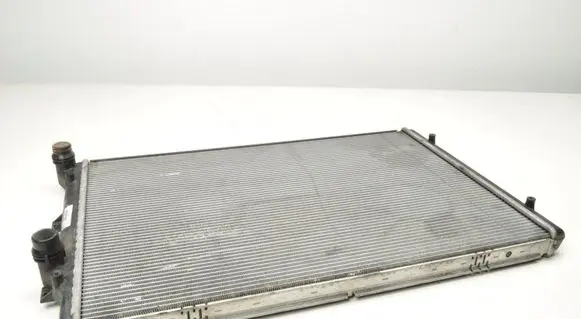 Volkswagen Touran II Coolant radiator 5K0121251J