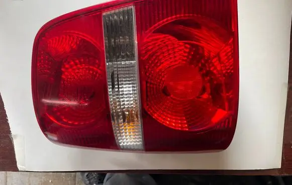 Volkswagen Touran I Rear/tail lights 1T0945095G