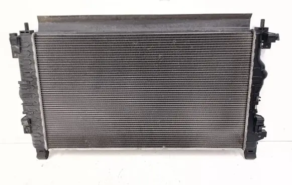 Opel Zafira C Coolant radiator 13312812
