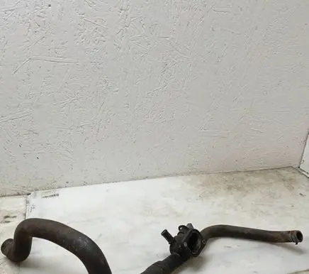 Volkswagen Golf V Engine coolant pipe/hose 038121132D