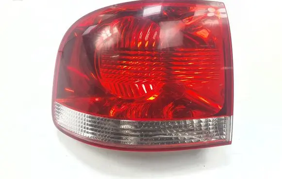 Volkswagen Touareg I Rear/tail lights 7L6945095K