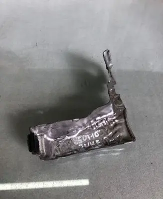 Nissan Juke II F16 Heat shield in engine bay 144504927r
