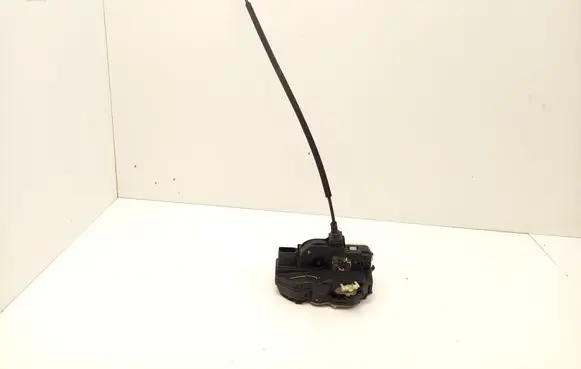 Opel Insignia A Front door lock 3023880RH3