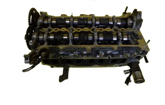 Toyota Avensis T270 Engine head KOMPLETNA 1ADFTV