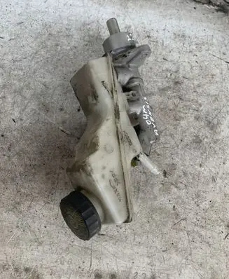 Toyota Avensis T250 Master brake cylinder