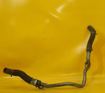 Opel Vivaro Engine coolant pipe/hose 140555811R