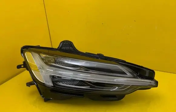 Volvo S60 Headlight/headlamp 32347005