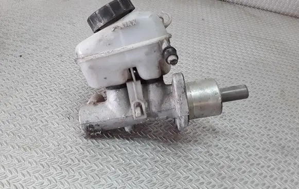 Master brake cylinder
